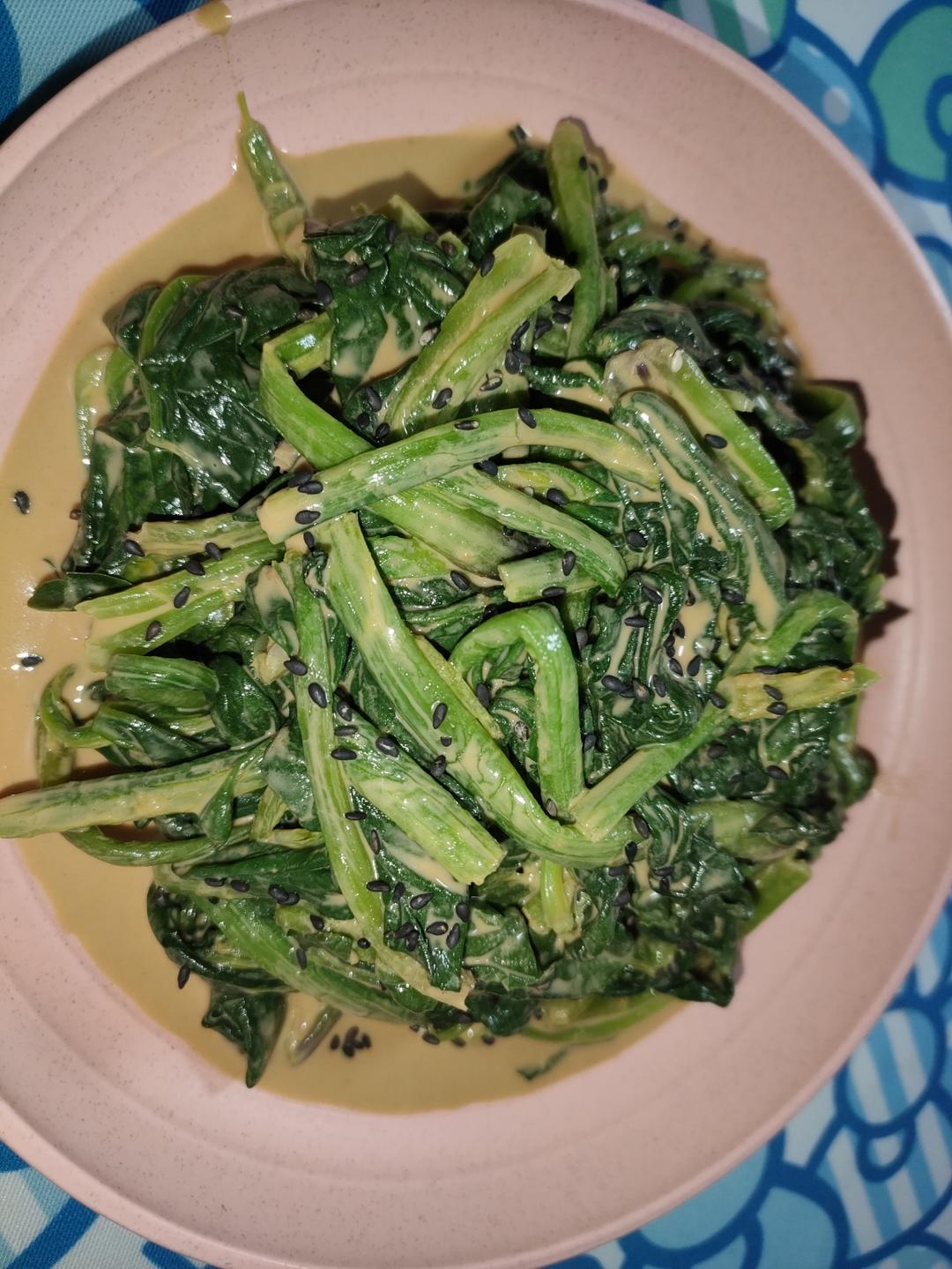 老少都爱吃的麻酱拌菠菜