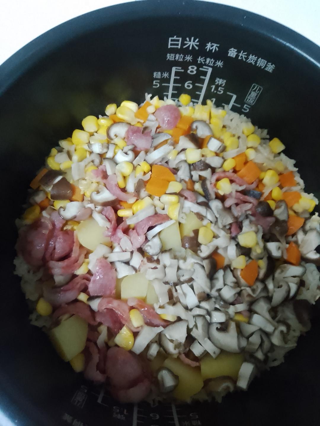 懒人电饭锅香肠焖饭/煲仔饭