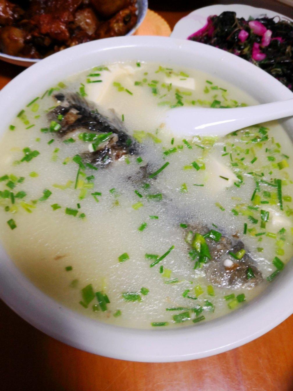 鲫鱼豆腐汤