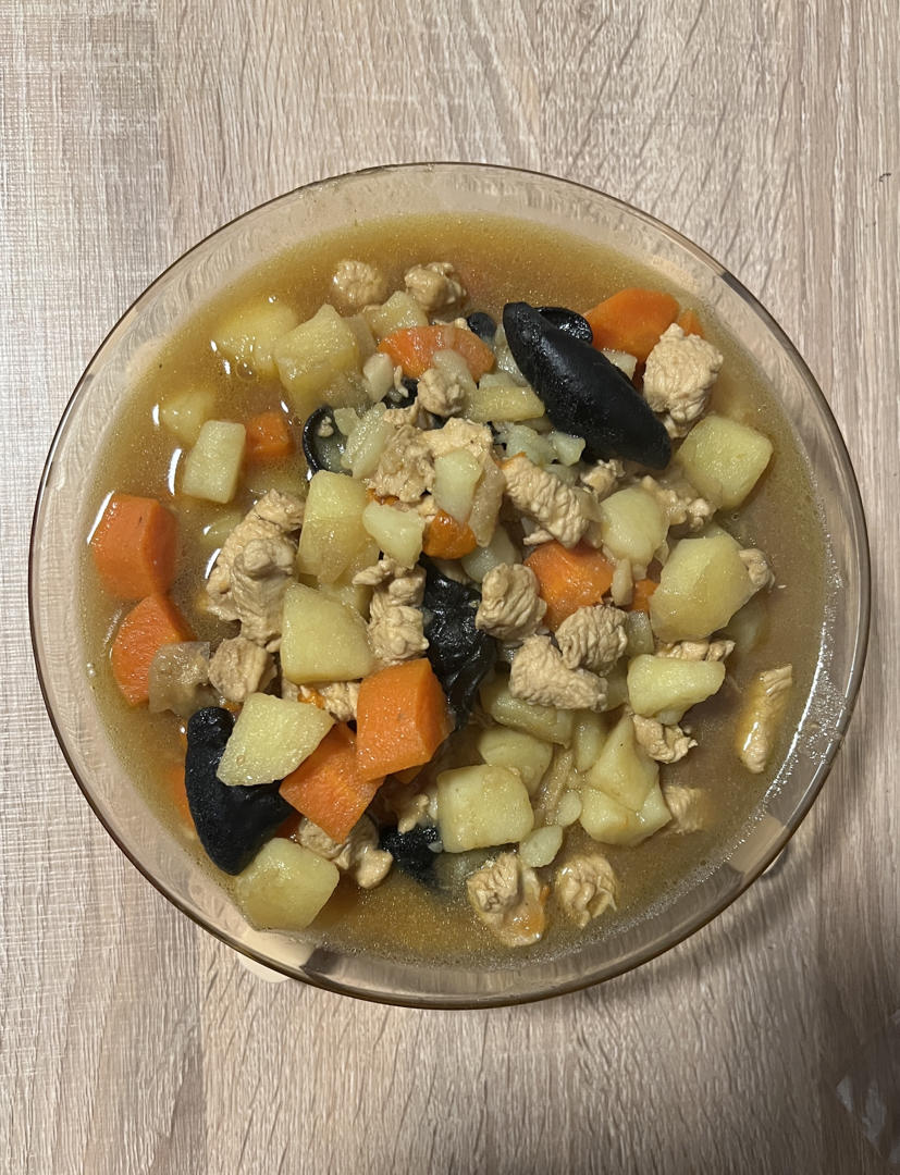 土豆胡萝卜炖鸡块