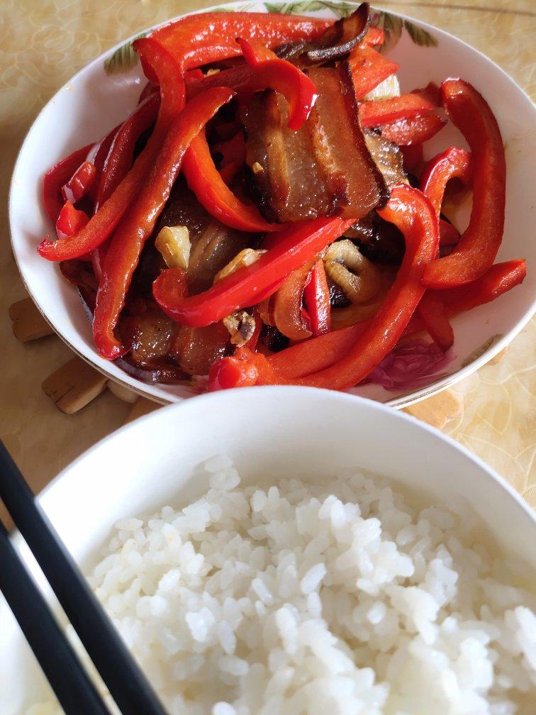 烟熏腊肉甜椒
