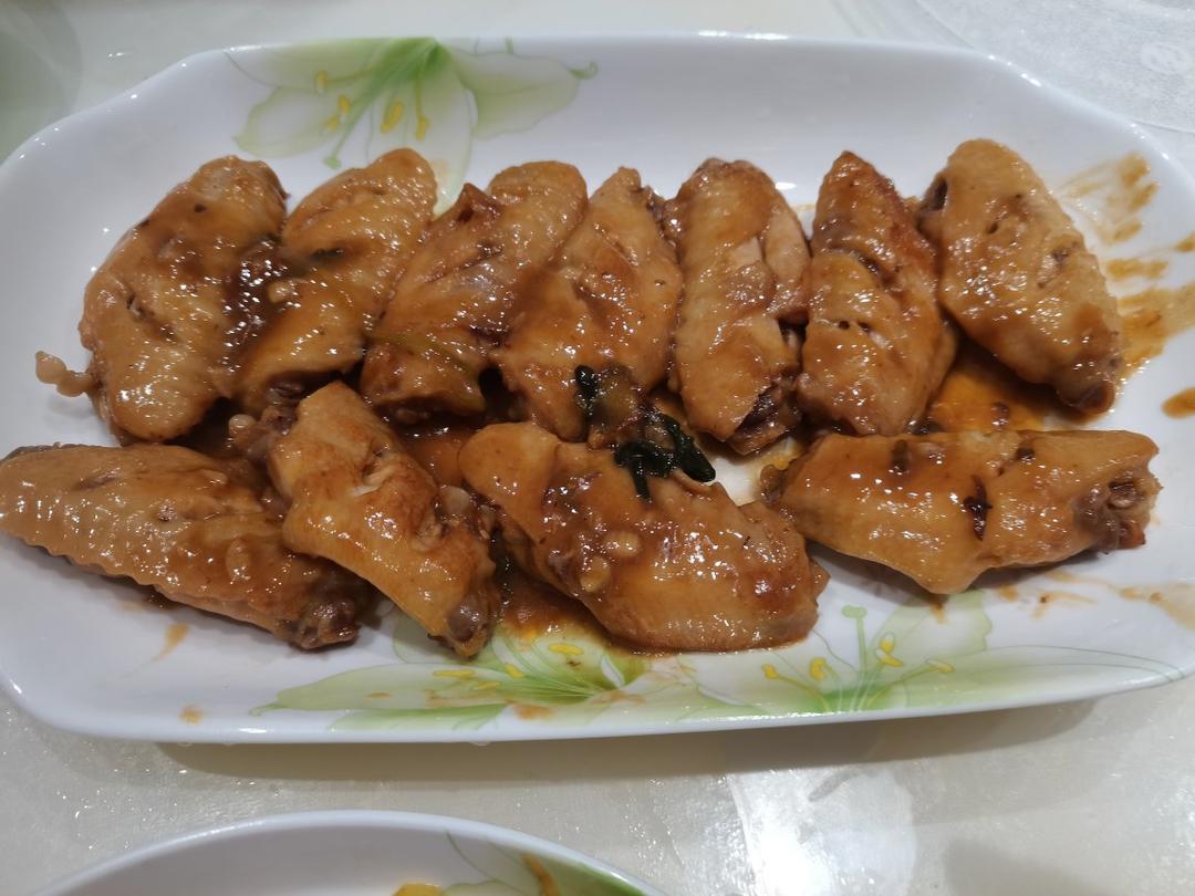 外婆教我的红烧鸡翅·连汤汁都狠好吃！！！