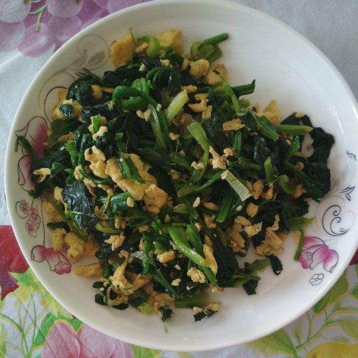 菠菜炒鸡蛋