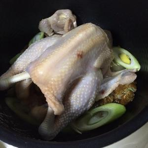 电饭锅盐焗鸡的做法 步骤2