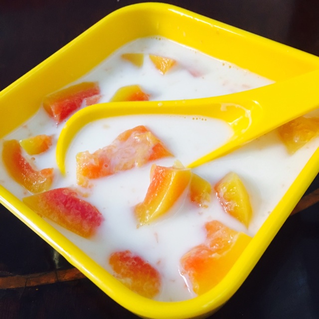鲜奶炖木瓜