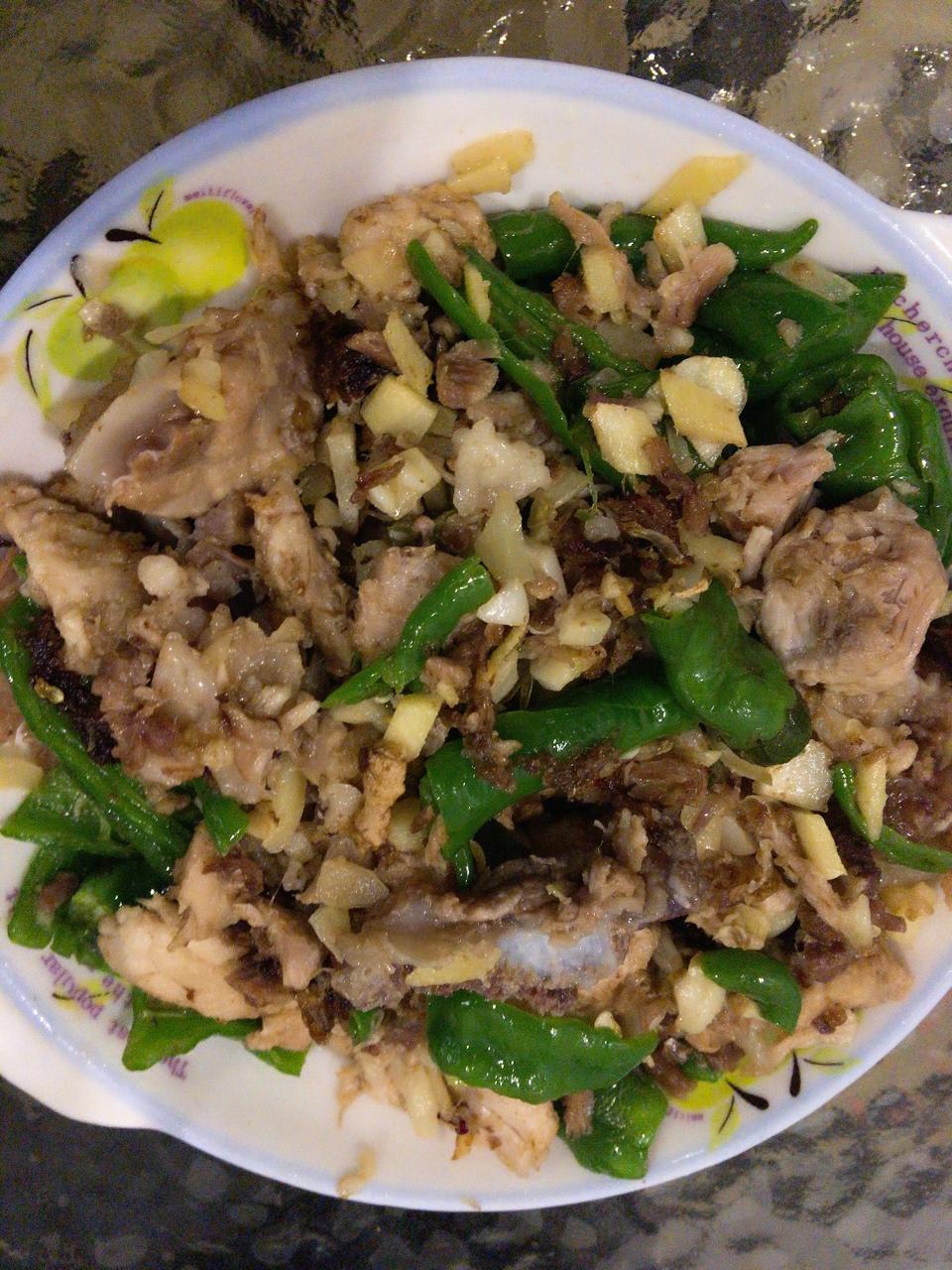 拆骨肉炒辣椒