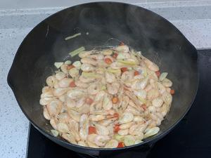 毛豆笋丁炒白虾的做法 步骤4