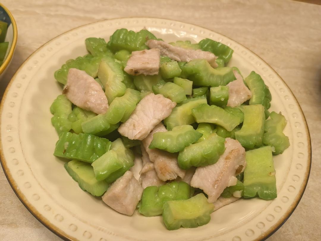 苦瓜炒肉片