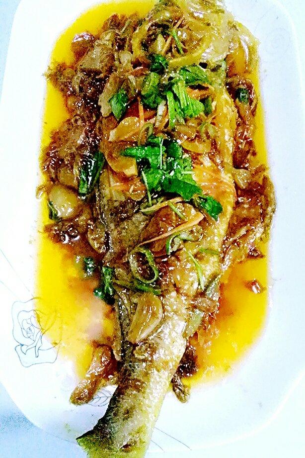 红烧黄鱼—鱼皮不破的小窍门