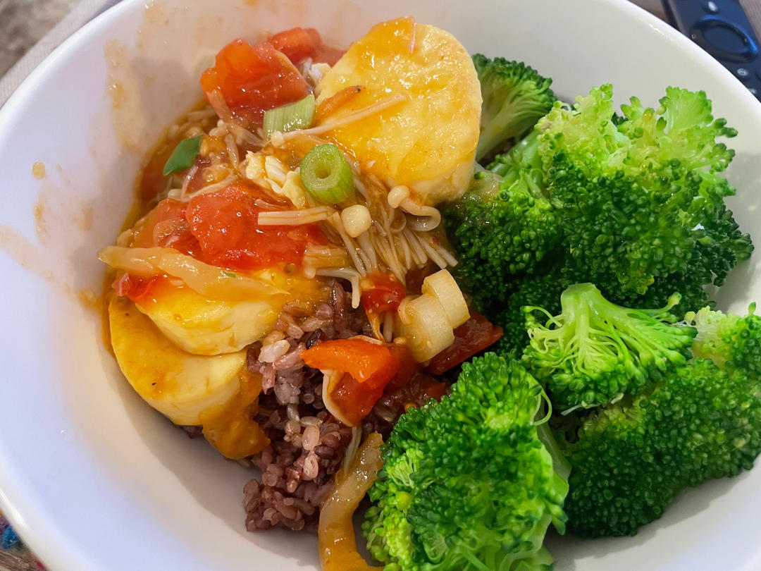 （吹爆！）番茄金针菇焖日本豆腐