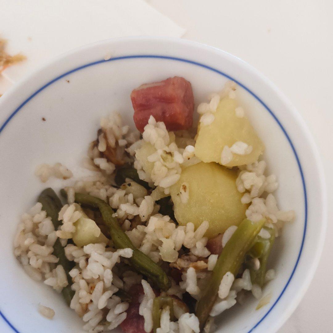 「儿时的味道」土豆四季豆焖饭