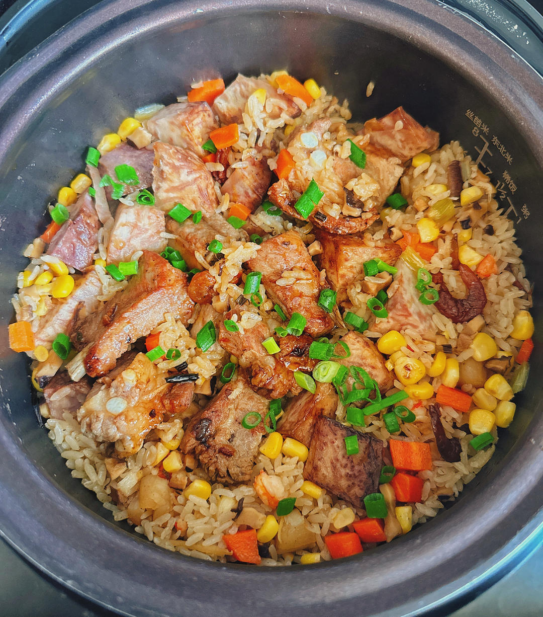 喷香排骨焖饭（爆好吃）