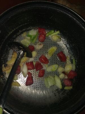 炒青菜 红绿配的做法 步骤1