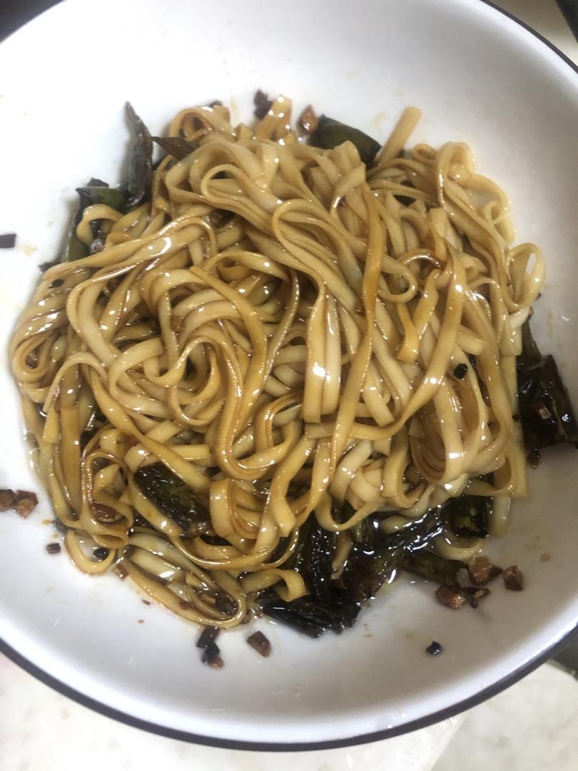 10分钟搞定的一碗葱油拌面