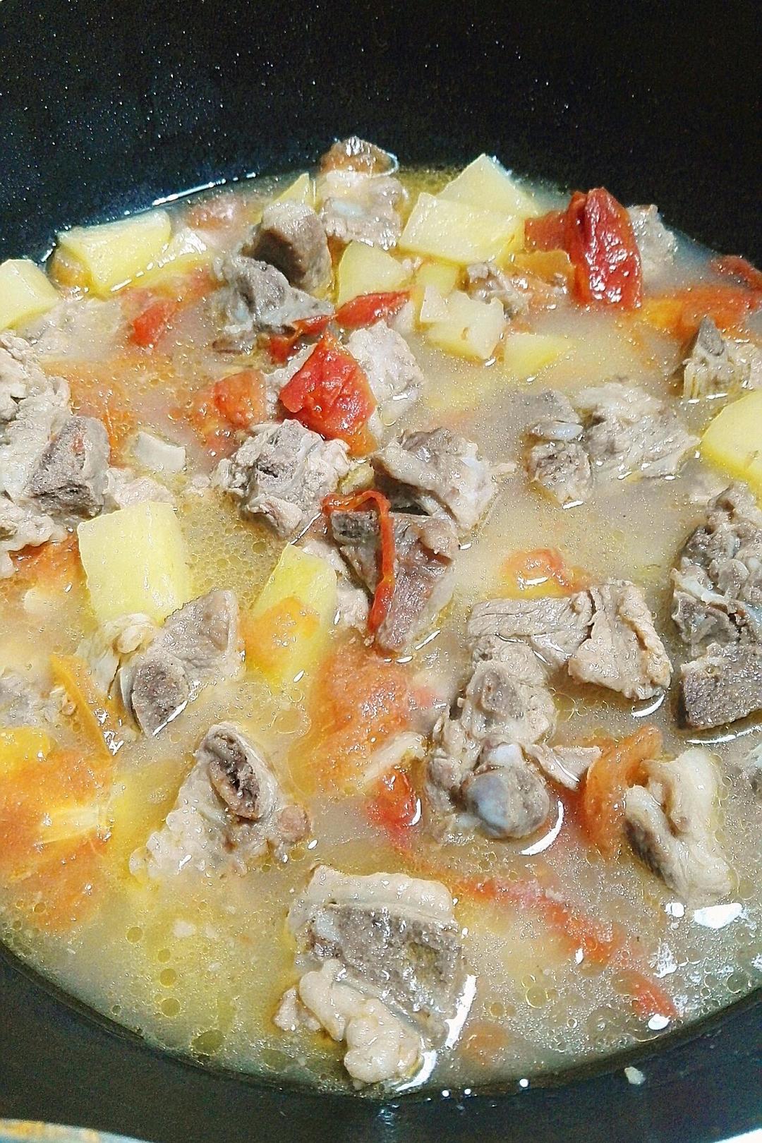番茄土豆排骨汤