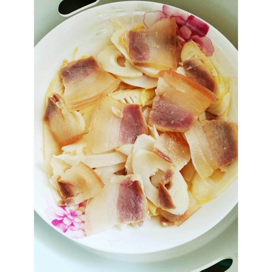 咸肉蒸春笋