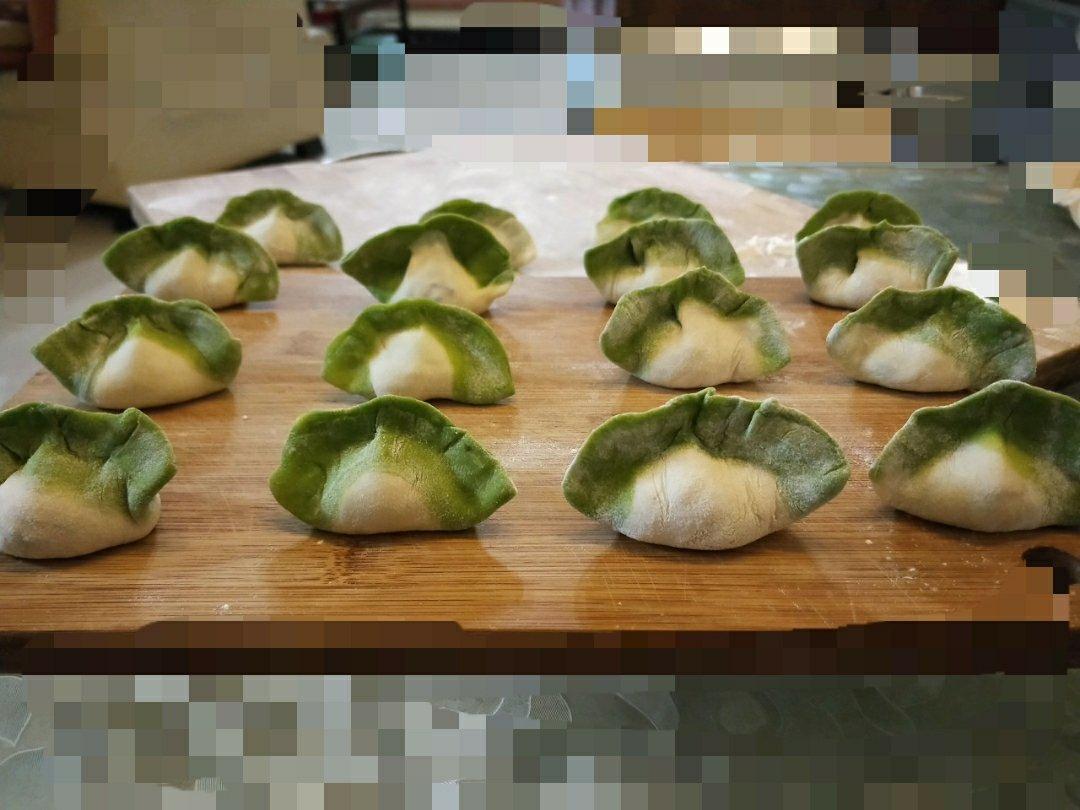 翡翠白玉白菜饺子详细版（附翡翠白玉白菜饺子包法，翡翠白玉饺子皮两种制法，面包机和面，翡翠白玉烧卖，各种馅料搭配）