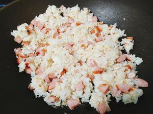 虾仁火腿蛋炒饭的做法 步骤5