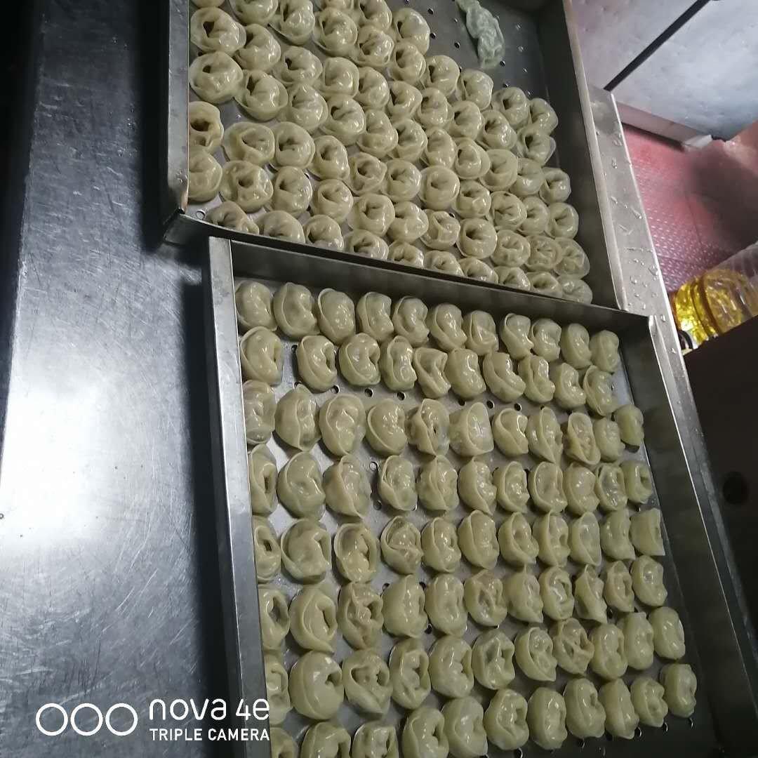 芹菜香菇肉大馄饨包法