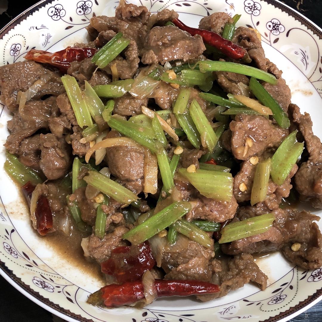 芹菜炒牛肉