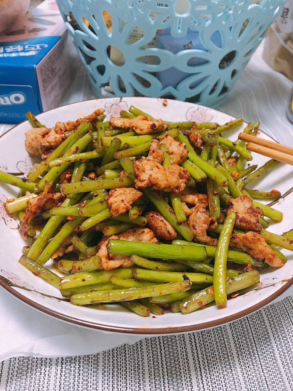 蒜薹炒肉丝