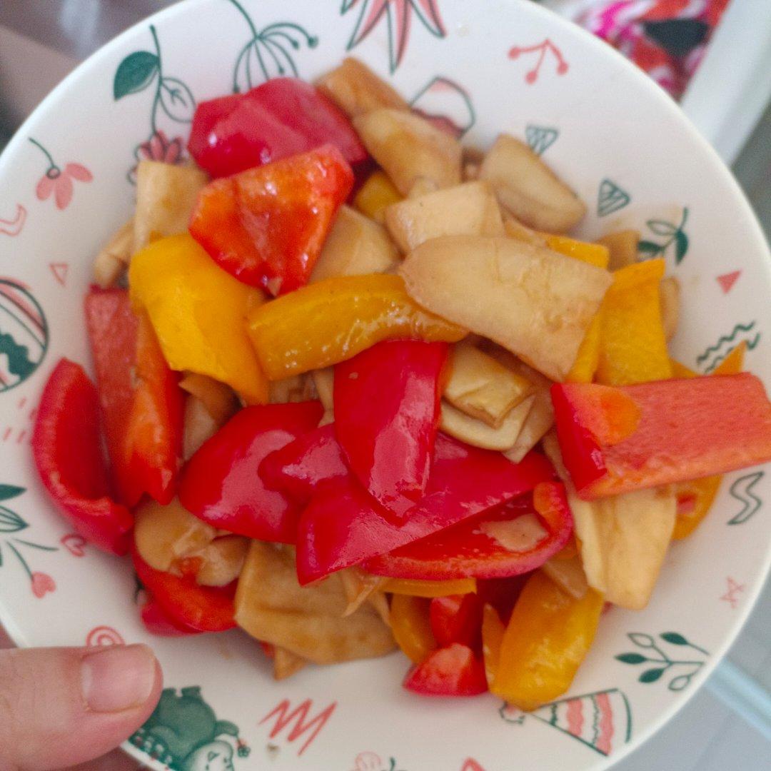 小杏鲍菇炒彩椒