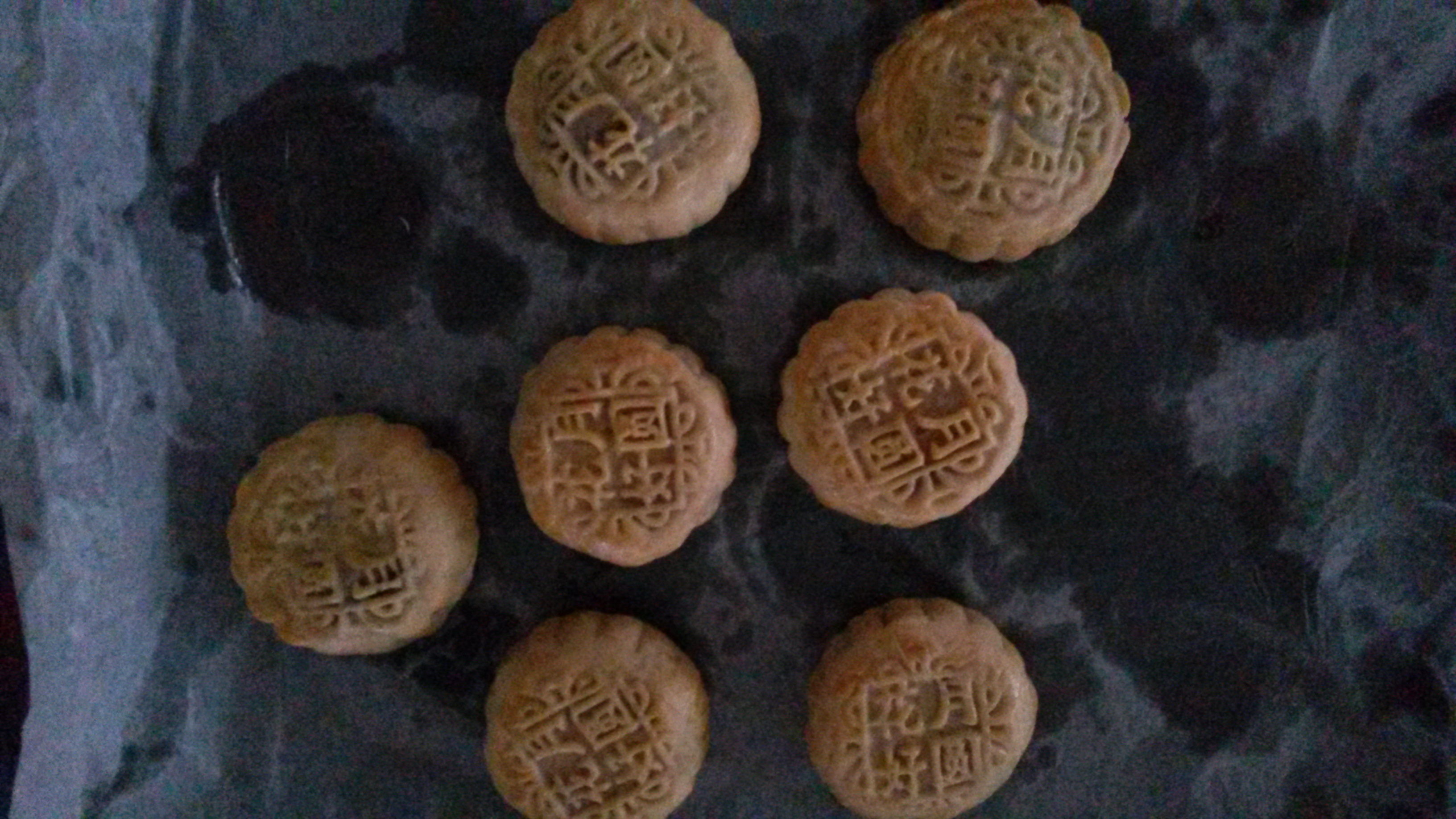 广式月饼－－蛋黄豆沙月饼