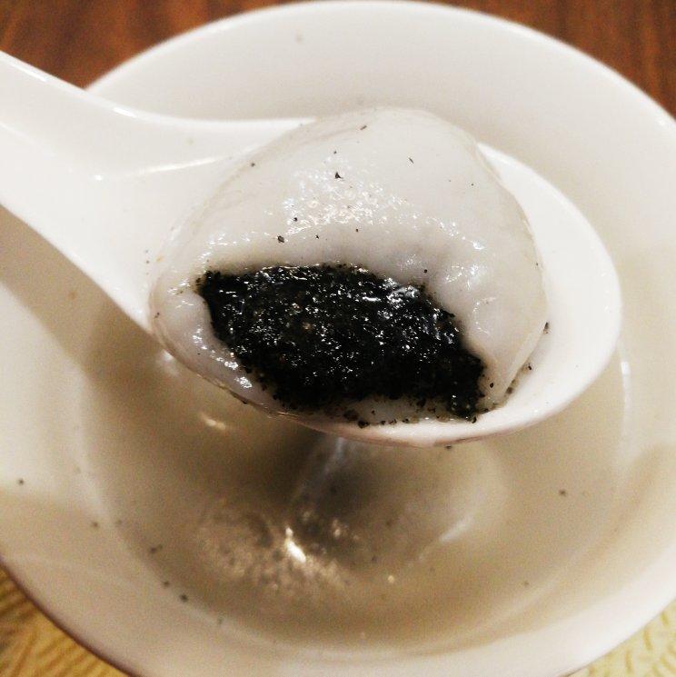 黑芝麻汤圆