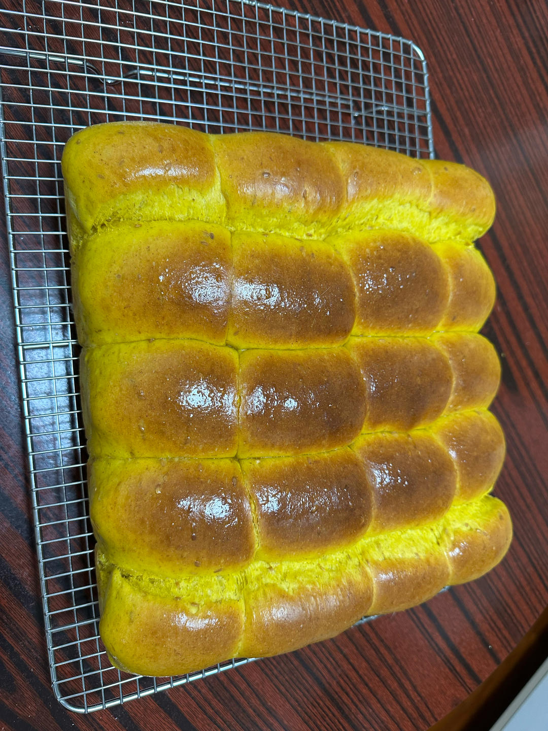 不加一滴水！这南瓜餐包太拉丝了，做法巨简单！