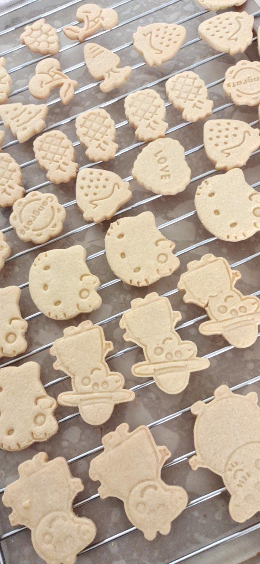 美之味烘焙零食做的卡通曲奇饼干