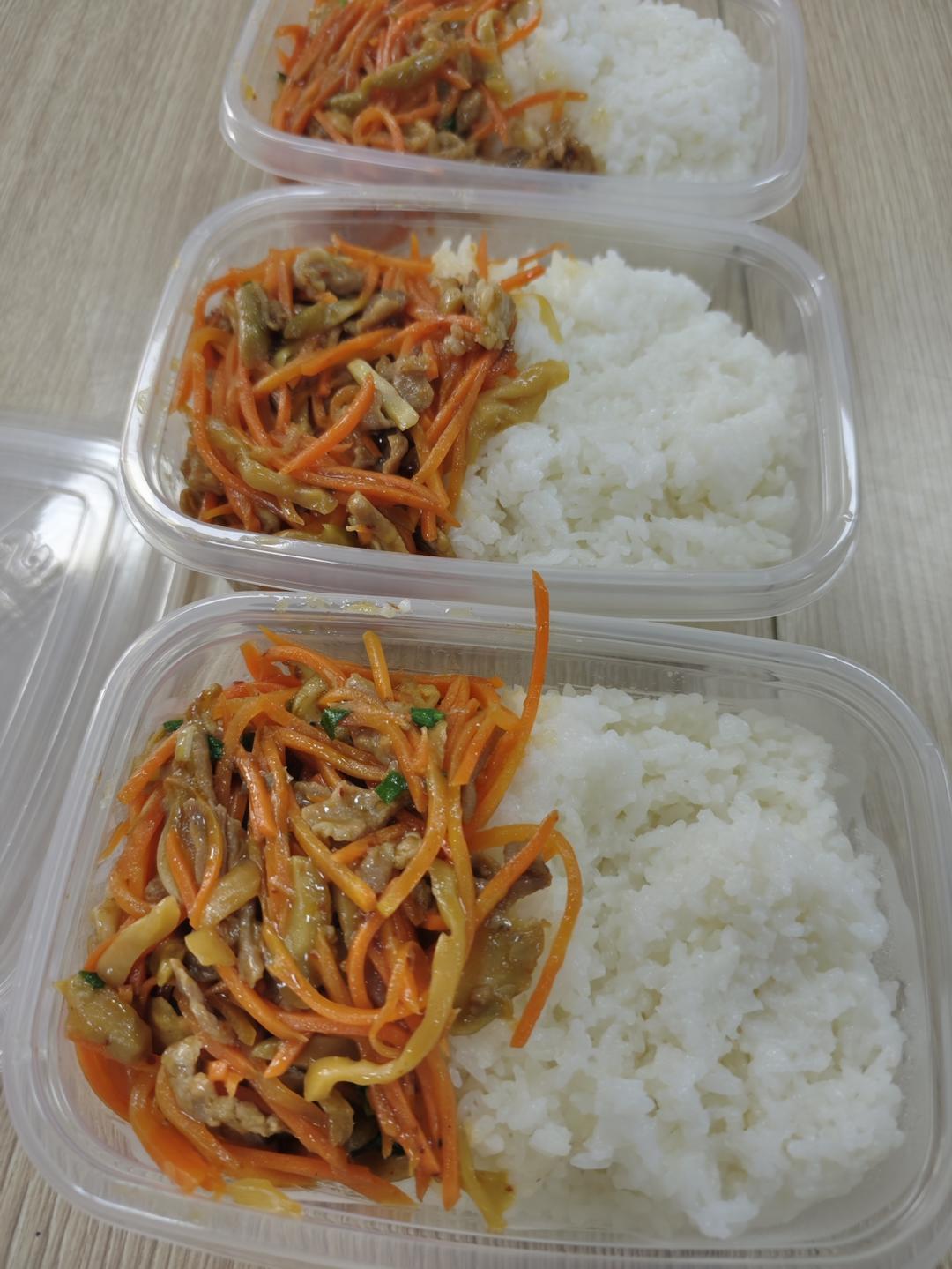 胡蘿卜榨菜肉絲