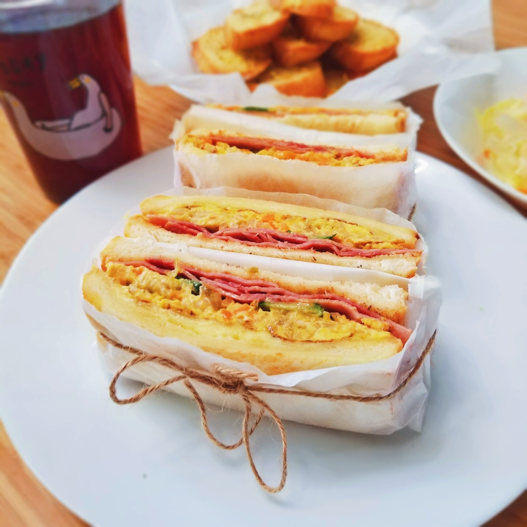 韩国街边토스트 :韩式火腿芝士三明治的做法