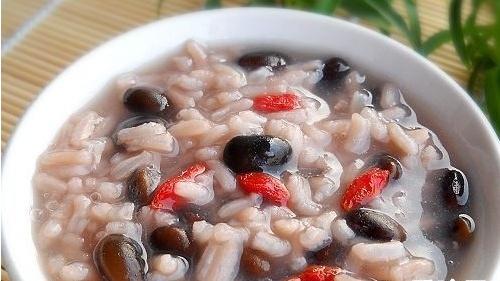 黑豆粳米粥的做法