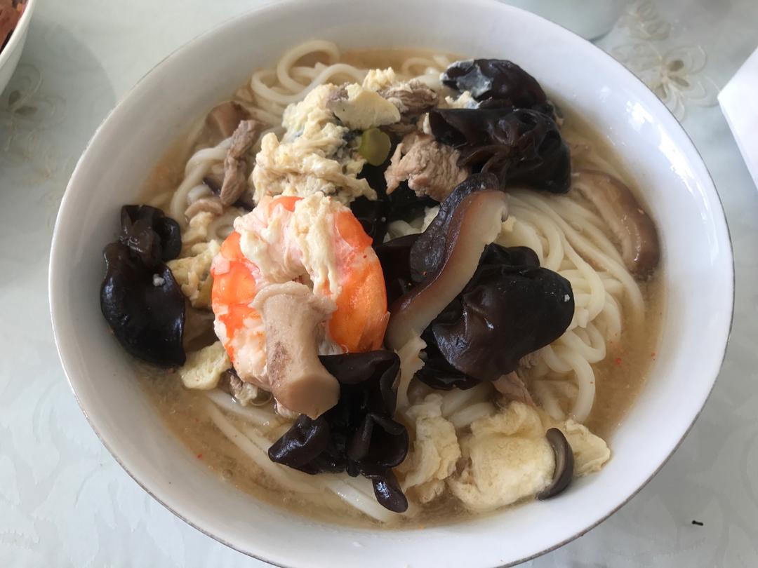 虾仁香菇打卤面