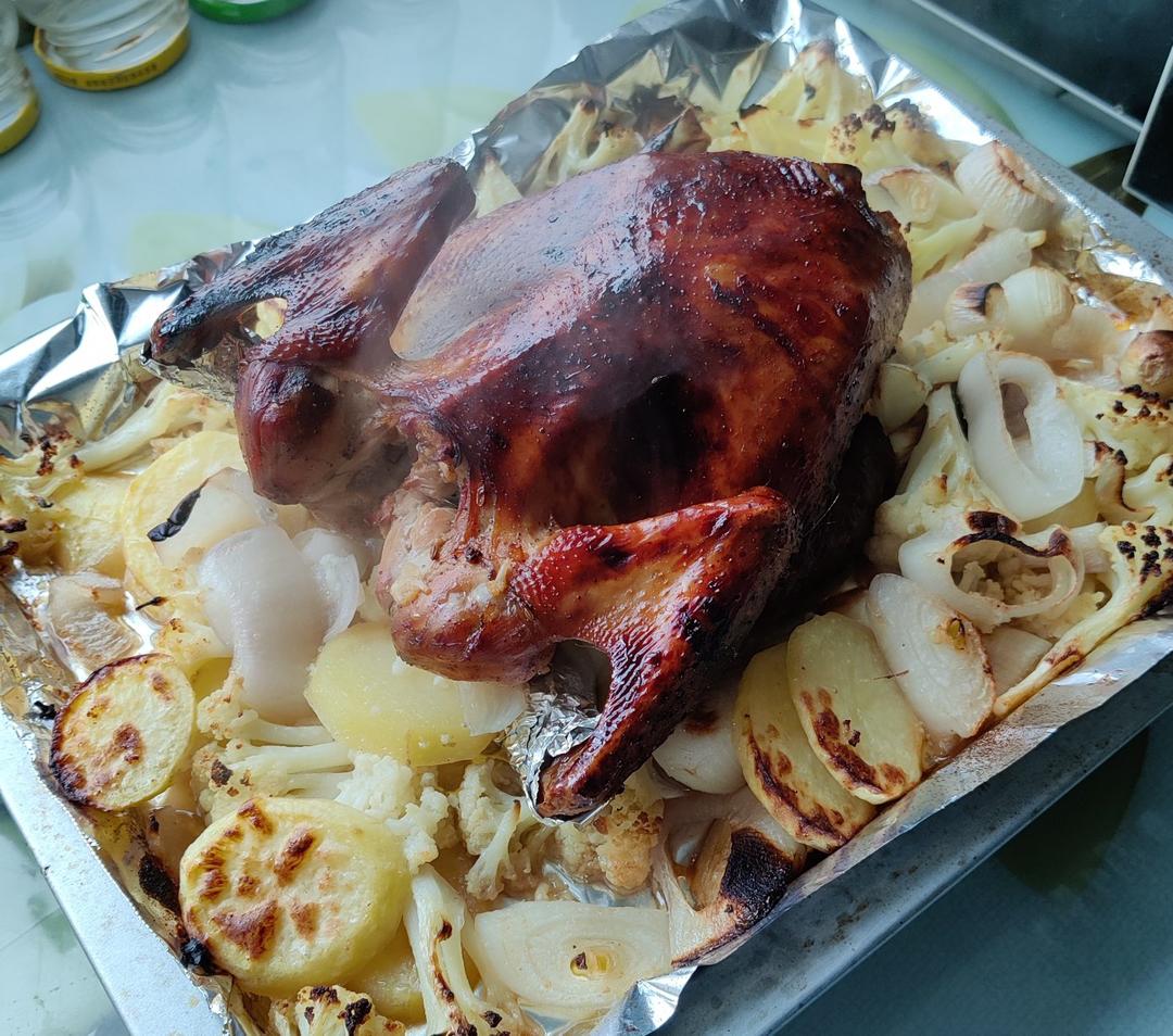 超鲜嫩多汁，好吃到舔手指的脆皮蜜汁烤鸡#美的华凌烤箱