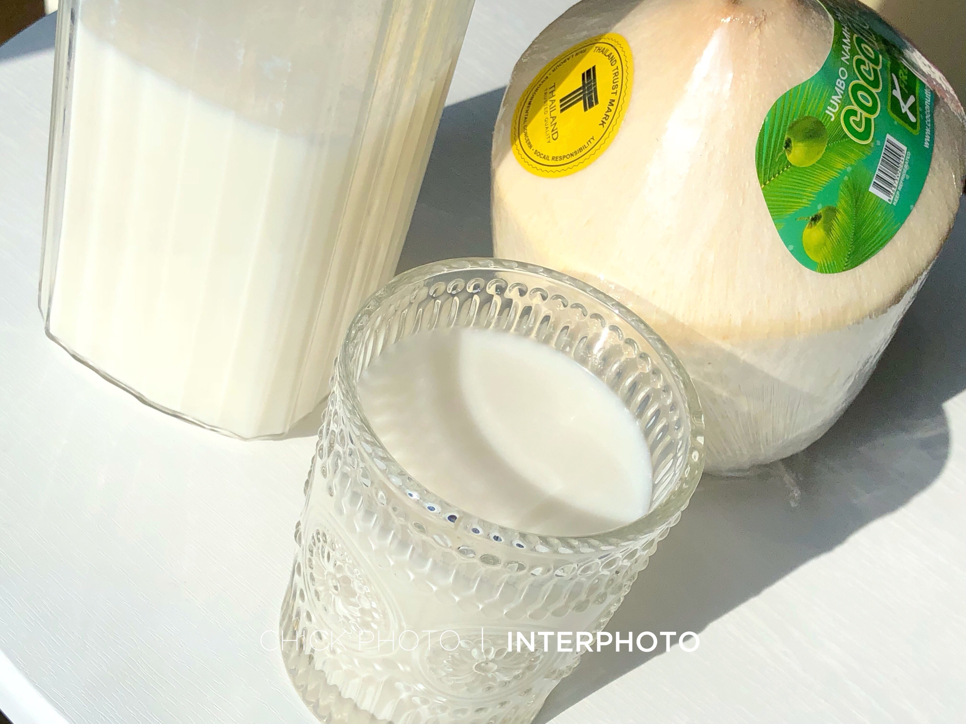简单美味的自制椰奶，椰青喝完再利用(附取椰肉技巧)的做法