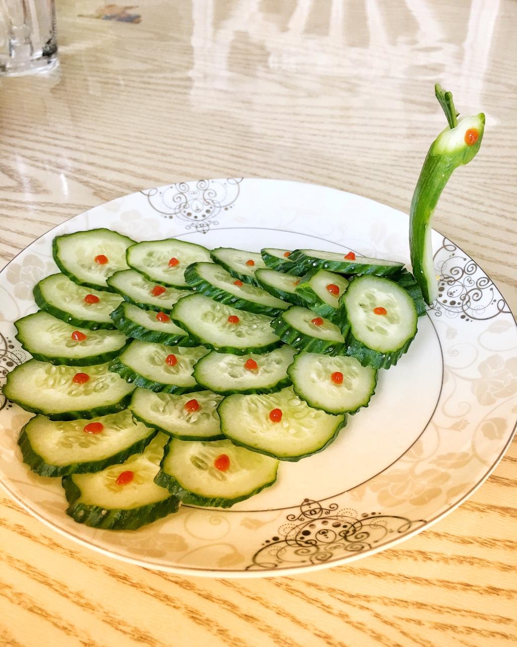 王兆红-8做的黄瓜创意摆盘
