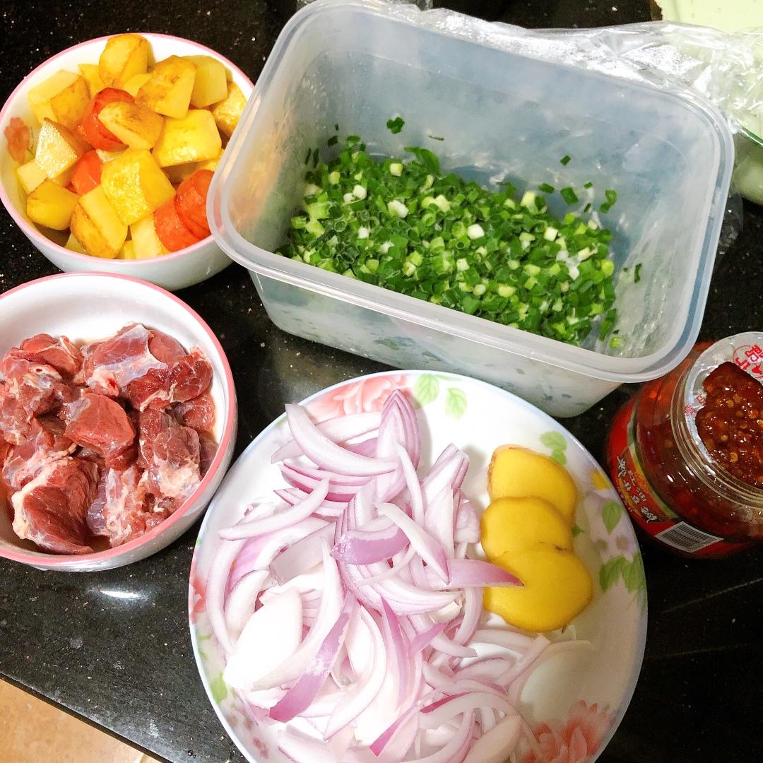 沙沙土豆胡萝卜炖牛肉