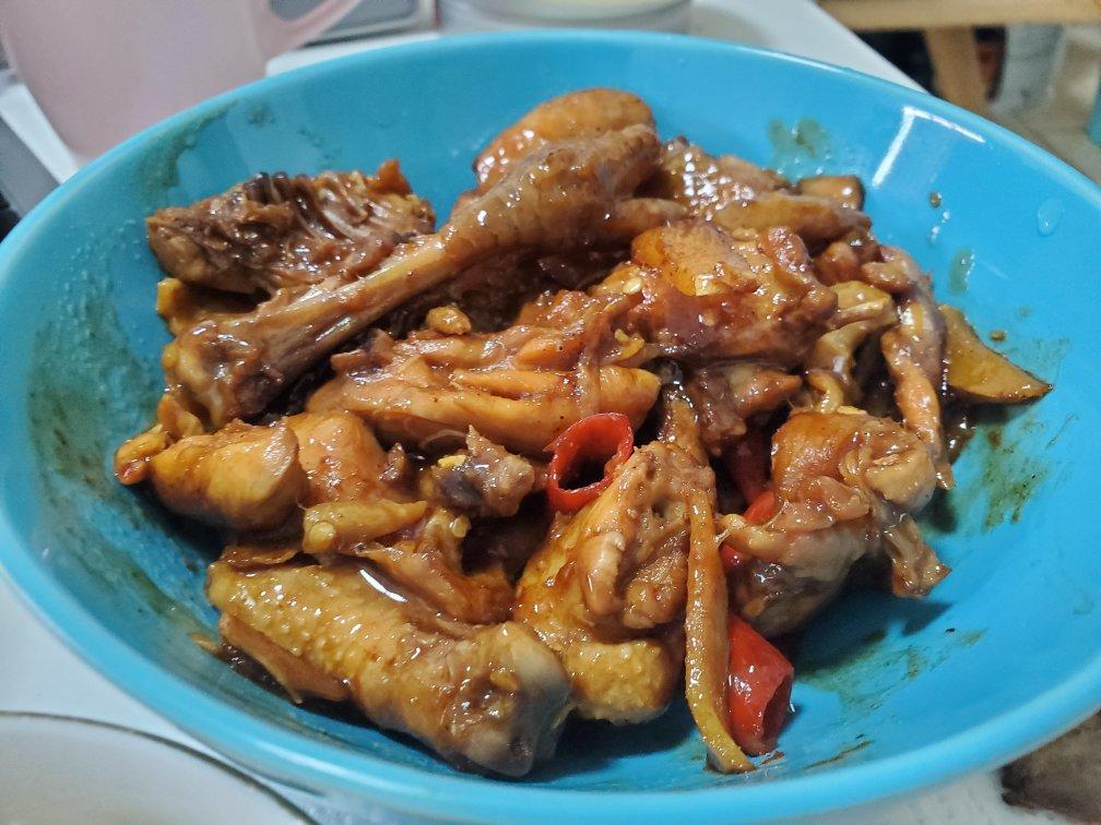 好吃到原地爆炸的黄焖鸡