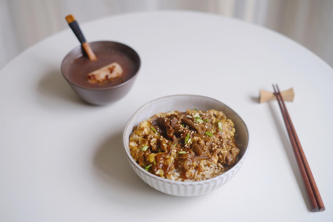 【搬运】抱蛋肥牛饭（原Po知乎：添饭小哥哥）