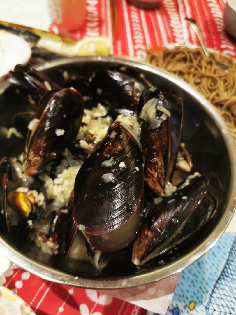 新西兰青口贝mussel（最原始最鲜美的做法）超级简单/人人都可以成为别人羡慕的大厨，超详细步骤图，铸铁锅