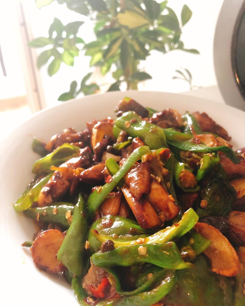青椒辣酱炒鸡腿肉