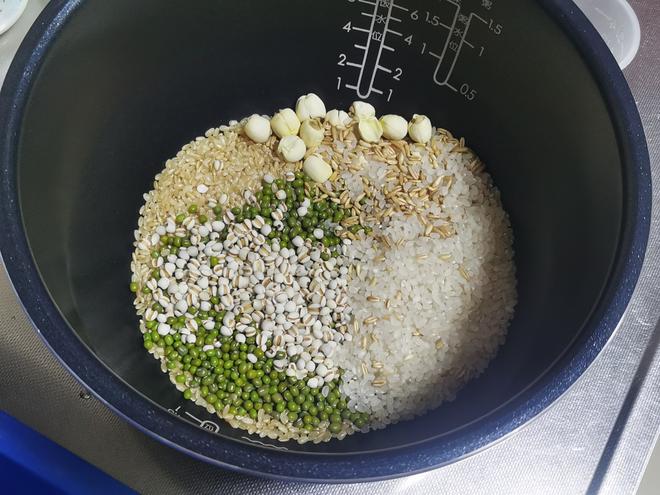 解暑的杂粮绿豆沙粥的做法