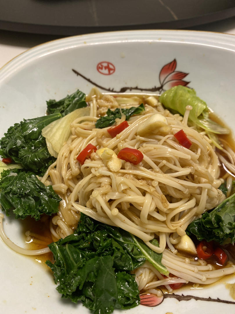 根本停不下来的凉拌金针菇