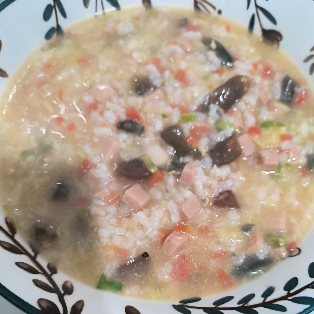 妈妈👩教我做的皮蛋瘦肉粥🥣简单快捷美味😋