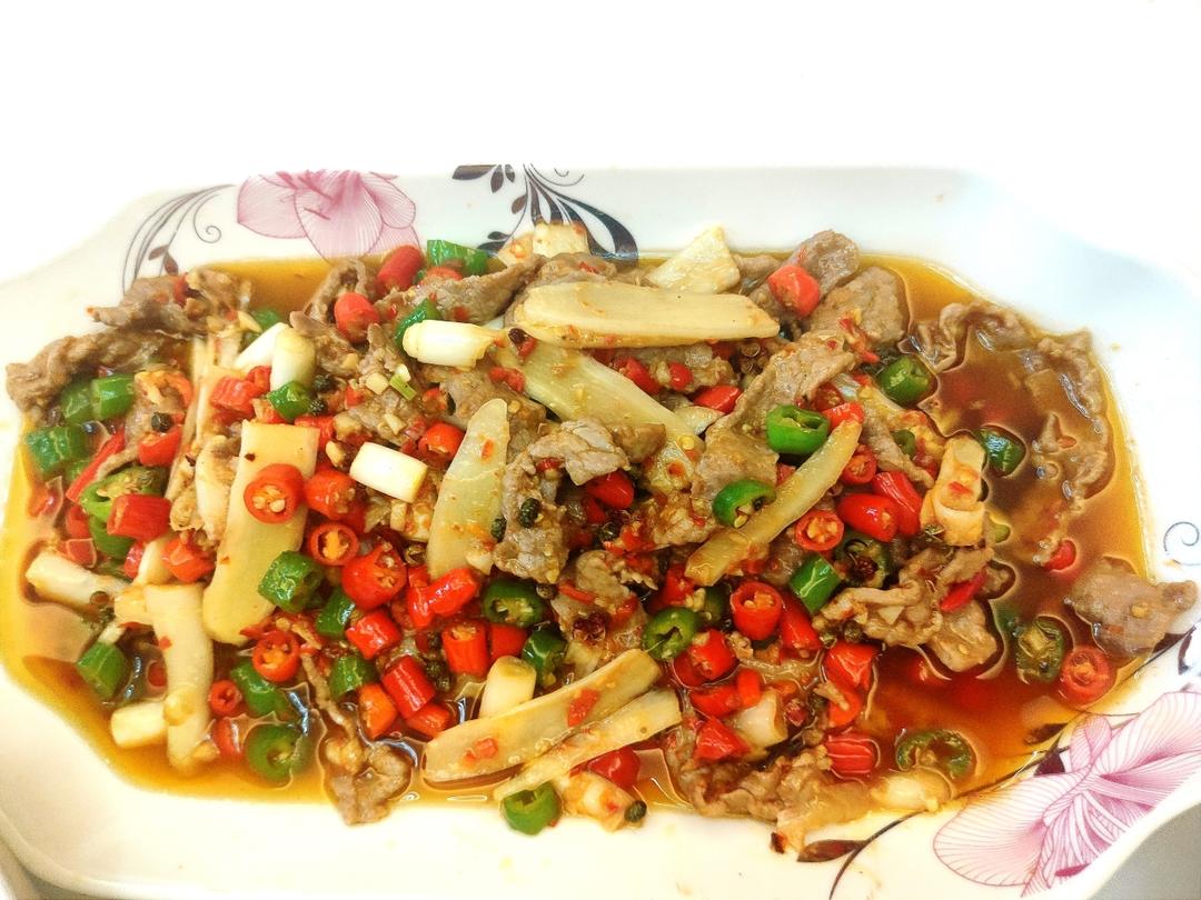 小炒黄牛肉，肉嫩味香！太好吃了简直是米饭杀手！