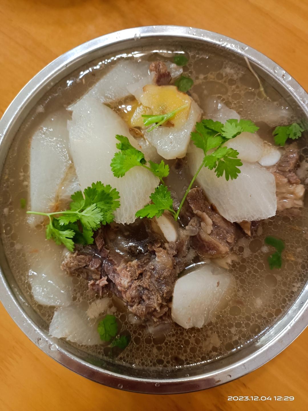 清炖牛排骨萝卜汤