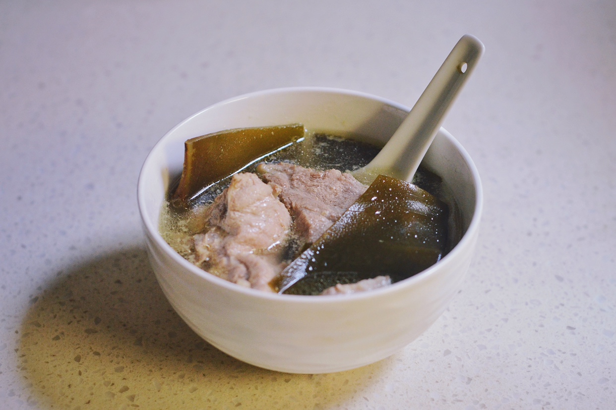 夏日靓汤之海带排骨汤（电高压锅版）的做法