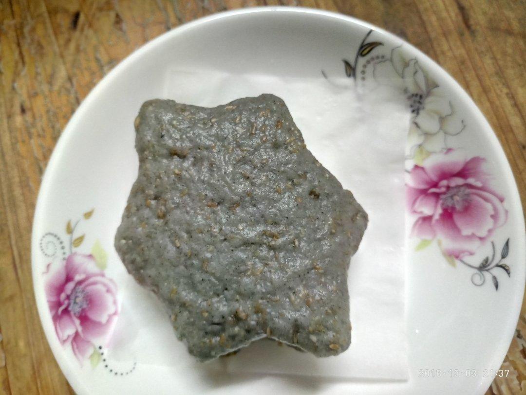 牛奶黑芝麻全麦馒头