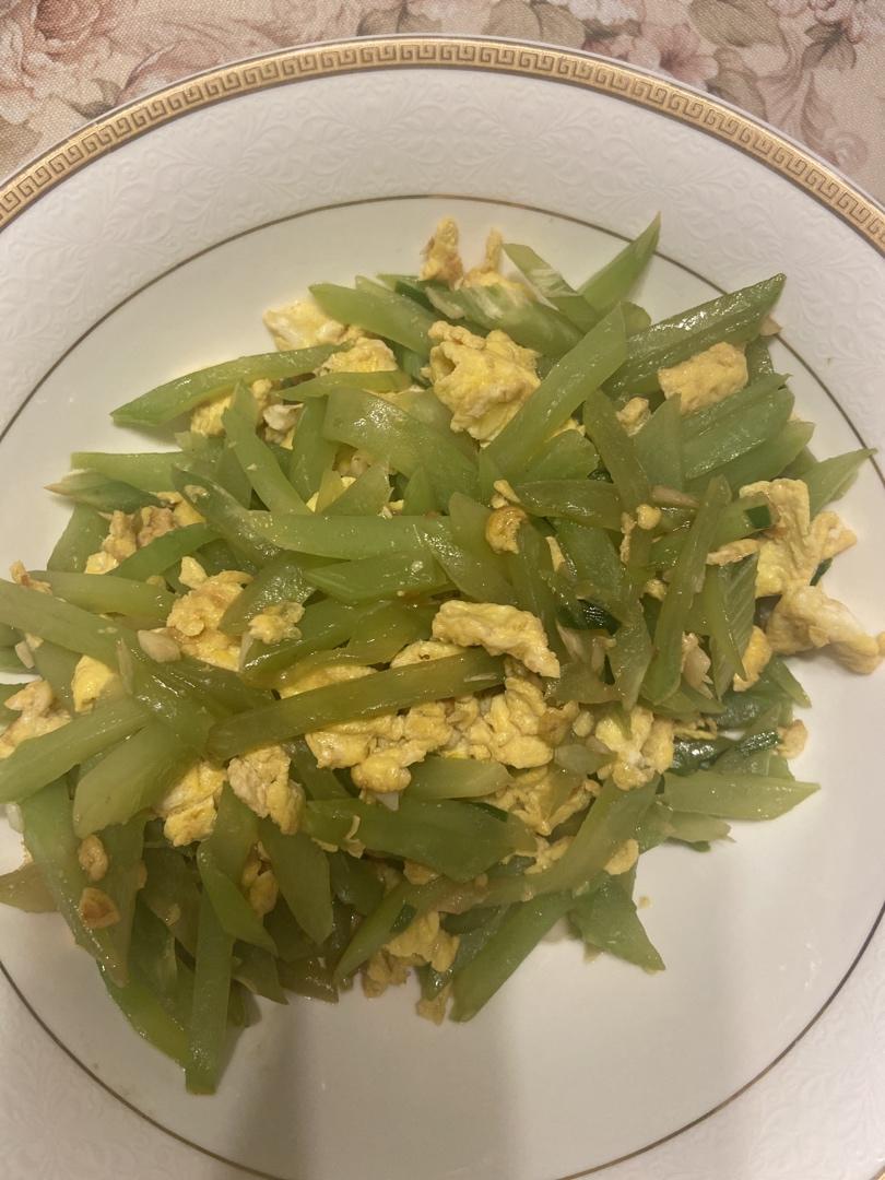莴笋炒蛋